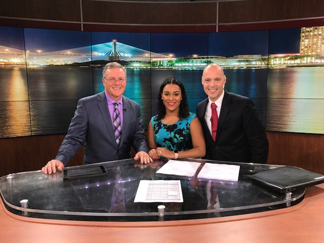 TesiaWALB's tweet photo. Happy New Year!  @WtocDave @TVGuyRuss @WTOC11 https://t.co/53pr48rjia