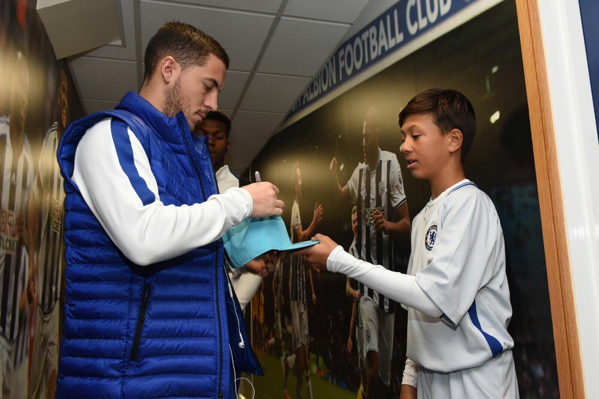 DreDre_K's tweet photo. Best #CFC2017 moment, my son being a Mascot when we beat West Brom 4-0 away. What a day, what a game #chelseaFC https://t.co/8PVhjMgYNv