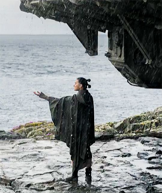 sdougjohnson's tweet photo. #TheLastJedi has grossed over a billion dollars worldwide in just three weeks in the theaters, and yet there are still people trying to spin it as a box-office flop. It isn't. I'll probably see it a third time this weekend. https://t.co/W9IwzDNHpg