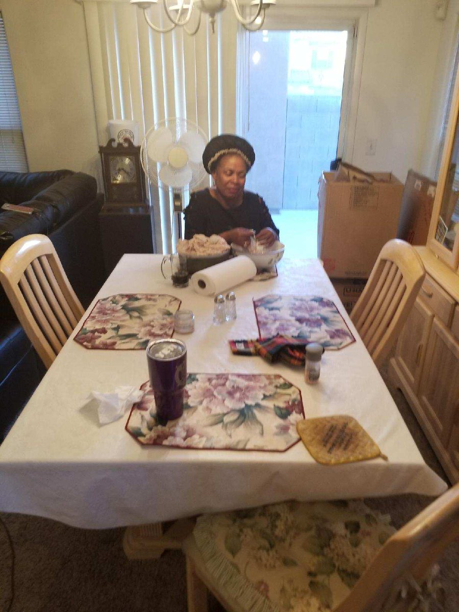 1AKA_VS's tweet image. Today's dinner.  
#chitlins #HappyNewYears