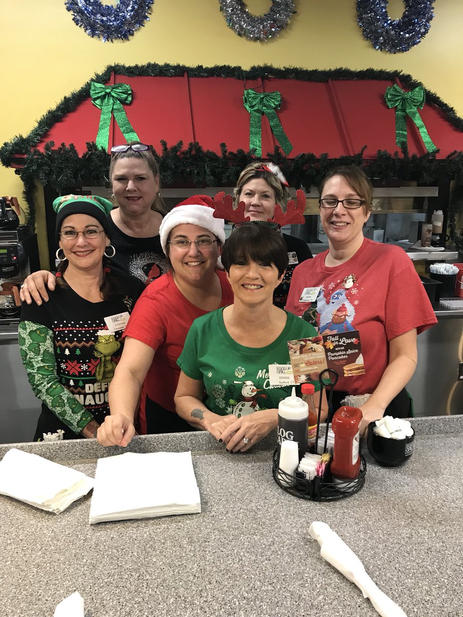 EUGConway's tweet photo. #Happy_New_Year from all of us @EUGConway ! 🎉 Thank you for your friendship and patronage! We wish all of you a happy, healthy and prosperous 2018!! 🥓🥞❤️☕️🍳#Welcome2018 #OpenNewYearsDay https://t.co/yVIMva6Jhe