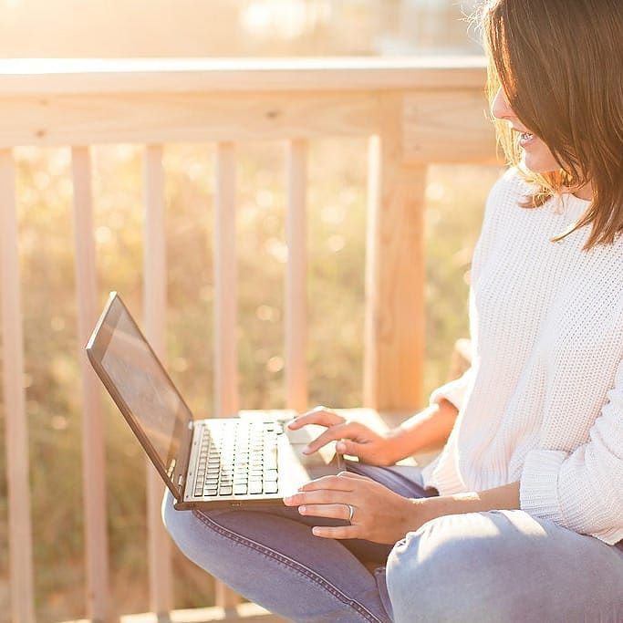 Happy 2018!! 🎉 Hands up If this is your WEDDING YEAR! 😍 I'd love to help you plan something sweet, simple, and perfectly YOU! Just shoot me a message if you want to set up a time to chat! (Because talking weddings is always my fave!) ift.tt/2DIg3dZ