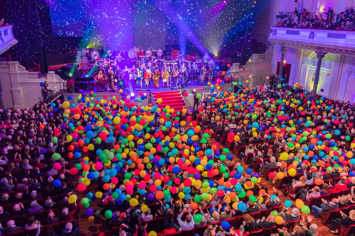 deblazers's tweet photo. BALLONNEN >> zometeen om 19:00 uur, uitgezonden door @BNNVARA op @NPO2! #nieuwjaarsconcert https://t.co/5hqwmF5Hnt