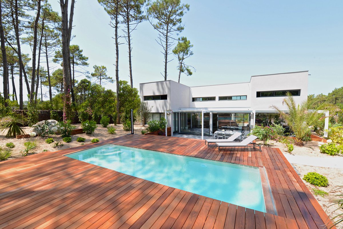 diffazurpiscine's tweet photo. [HAPPY NEW YEAR]
Bonne année ! Diffazur vous souhaite tout le bonheur pour cette nouvelle année 2018 ! #bonneannée #terrassemobile #bois #2018 https://t.co/aer3P3fooj