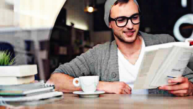 كم من كتاب قرأناه فيما مضى ترك فينا انطباعاً غامضاً وجميلا ، أخبرونا ما الكتاب أو الرواية التي تتمنون العودة لقراءتها مرة أخرى ؟
#ماذا_تقرأ