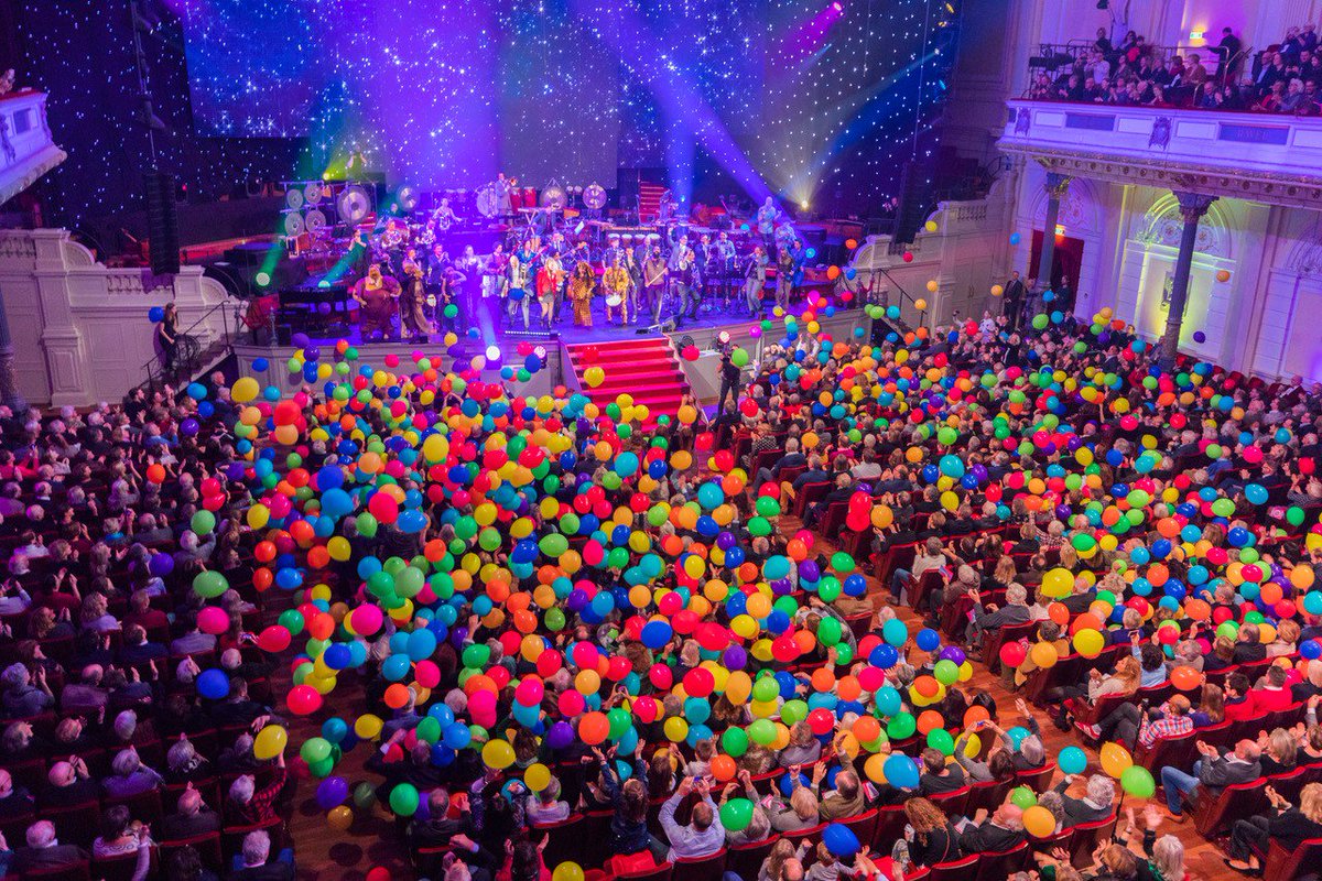 zeetekst's tweet photo. In het #Nieuwjaarsconcert van #DeBlazers krijgt de #grutto dit jaar speciale aandacht. Thema: een vitale aarde, oftewel 'Lang zullen we ronddraaien'. Wat een feestje was het weer. Uitzending zometeen 19.00 uur NPO2. @vogelnieuws #Concertgebouw https://t.co/b3nOk6HXOI