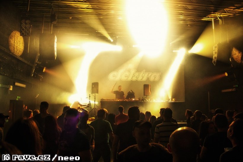 thenancyoficial's tweet photo. #dj #djlive #technomusic #music #technoislove #technoislife #techno👽 #technostyle #technotime #technoonly #production #song #nativity #nativityeffectrecords #party #technoheart https://t.co/MwtfFonQV1