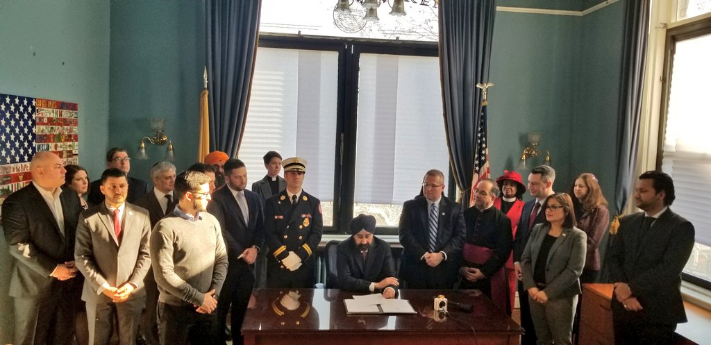 jerrylore's tweet photo. Mayor @RaviBhalla signing his first executive order for a fair and welcoming community in #Hoboken on his 1st day at work in @CityofHoboken #MayorBhalla #HobokenStrong https://t.co/Mv0EY45Fky
