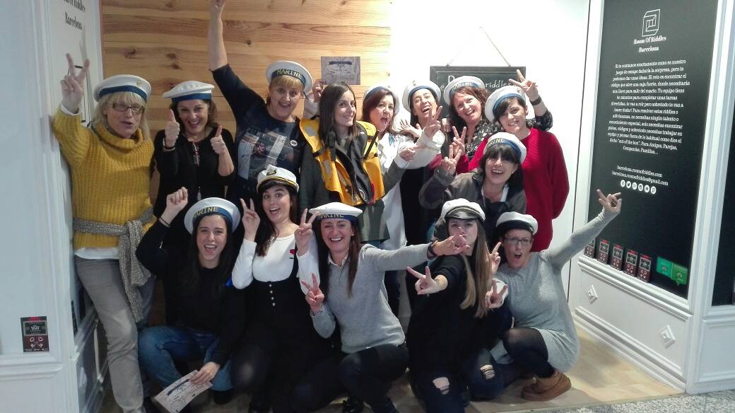 RoomRiddlesBCN's tweet photo. Este equipo en alta mar son unas cracks!!! https://t.co/PYLG3eOoMf