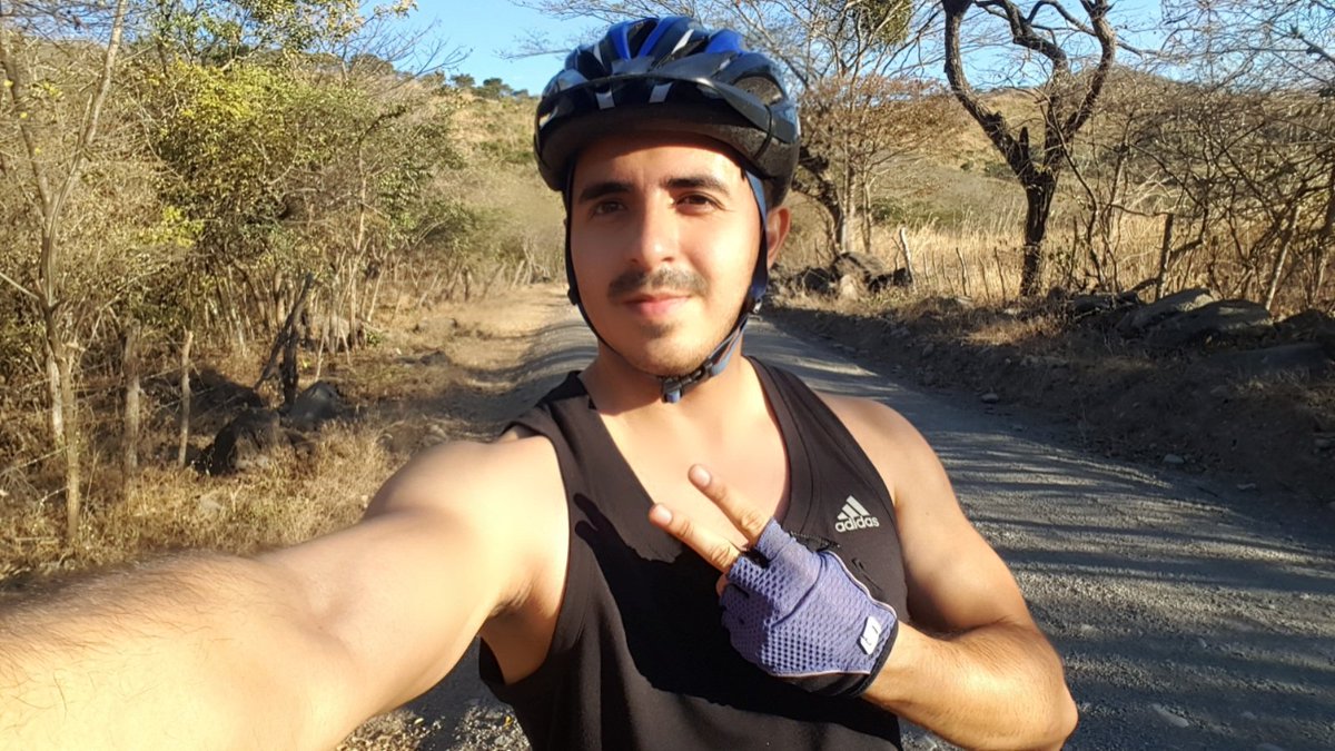 kaleb_guitar's tweet photo. Quemando los cachetes. #jutiapa #mtb #mtblife #catocha https://t.co/z0v8bkdqFp