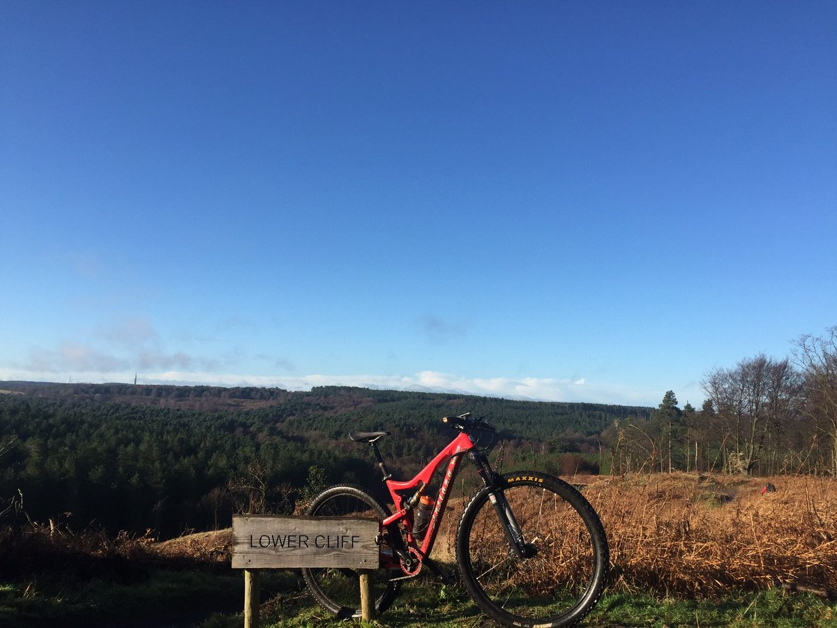 SHewitt100's tweet image. Starting 2018 feeling the fittest I’ve ever been 💪🏻💫 with a couple of laps around the Dog &amp;amp; the Monkey @ChaseTrails in wet n muddy conditions. Amazing what you can achieve if you put the effort in. 🚴🏻‍♀️ #thisgirlcan #bringon2018 #gojuliana