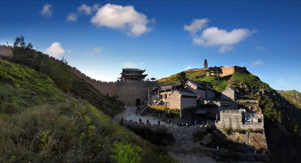 中国武具刀剣bot On Twitter 中国の城郭 平原の多い中国においては都市そのものが防衛の拠点 要衝となるため 中国では要塞化した住居である城砦よりも都市を取り囲む城郭が発達した 他には交通の要衝に置かれる 関 や民間の防衛集落も中国の城と言えるだろう