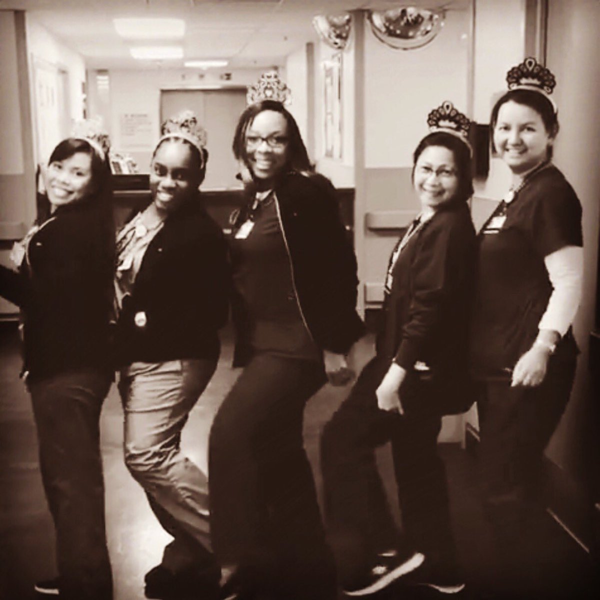 christinrayfho's tweet photo. CTU Night shift rang in the new year taking care of others. #CreateCompassion #2018 #TeamCTU #iCARE #MyCrewe 🎉💞💉 @MyFHOrlando @FloridaHospital https://t.co/GMJsu8TrnP