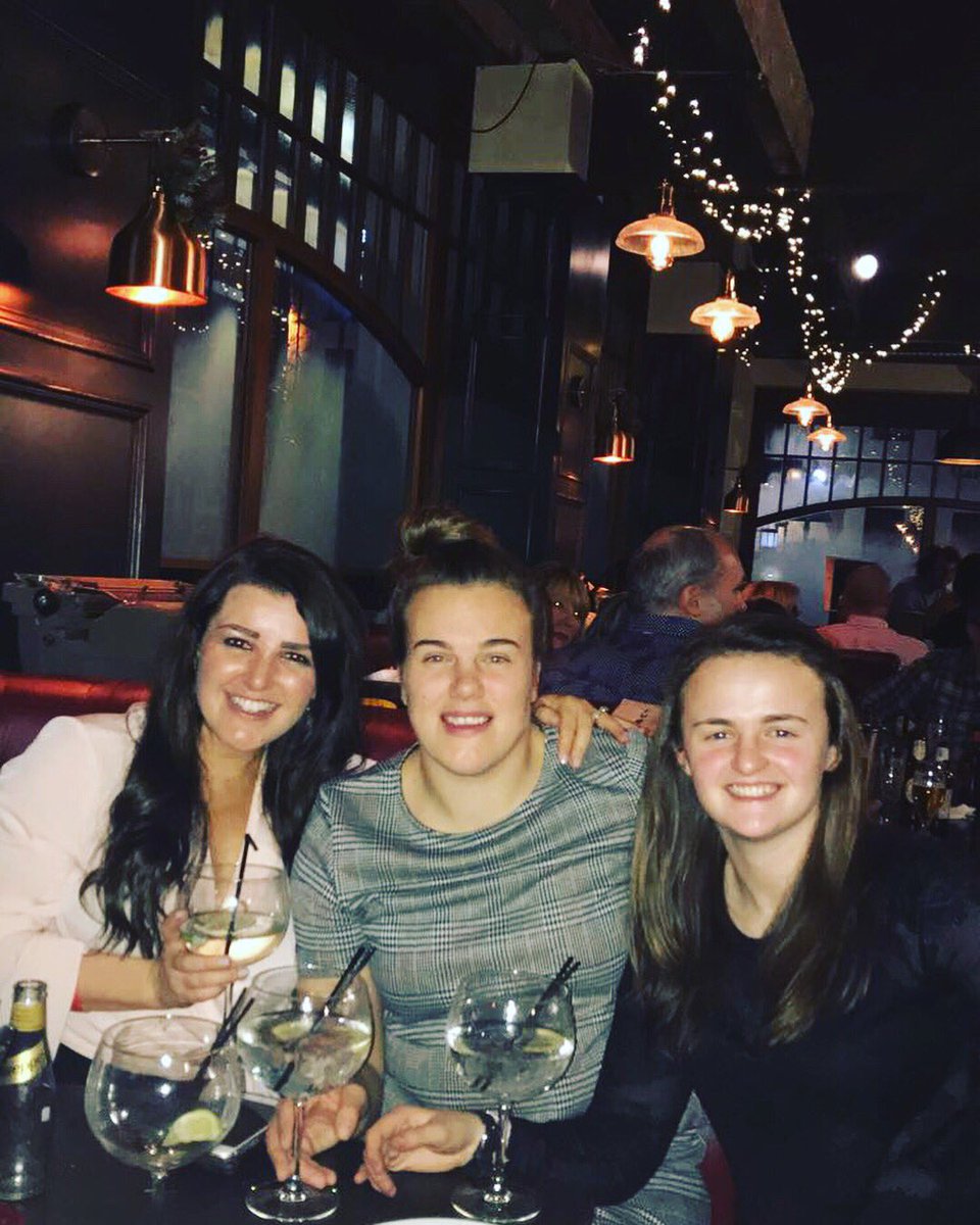 EmilyJones_3's tweet photo. Seeing the New Year in with the besties 💥 #2018hello @CarysPhillips2 https://t.co/HImSx1qcfr