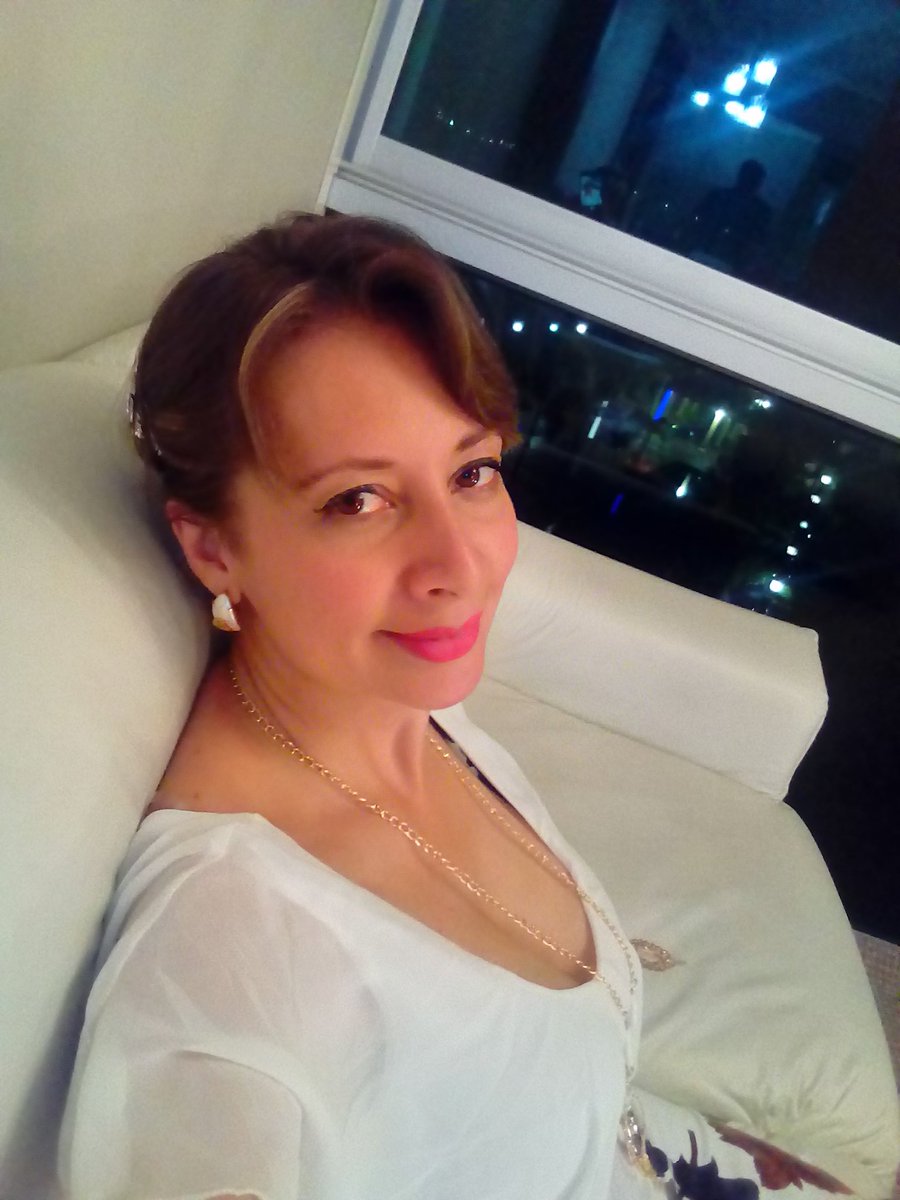 Asesaludorg's tweet photo. De este 2018 no espero tanto.. Solo pido Salud, Paz y Suenos.. Motivos para seguir y razones para luchar.. 🌹 https://t.co/MifmMTbXc9