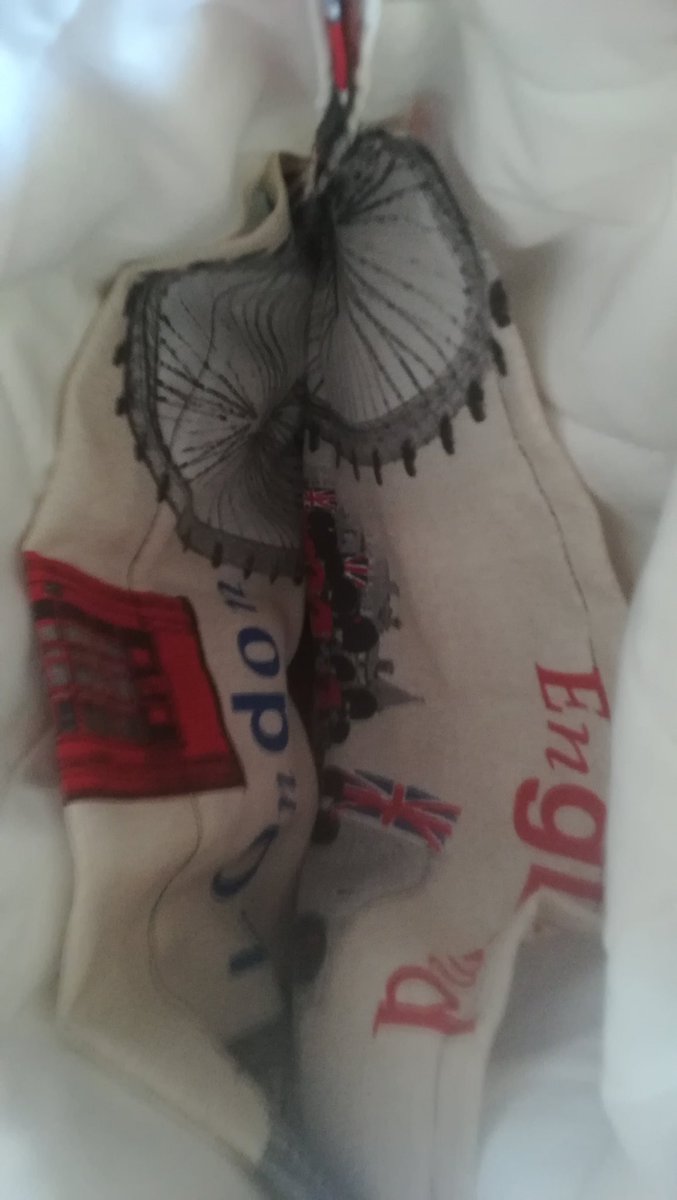 Ele24303221's tweet photo. #Mochila y #bandolera #hechaamano #pintadaamano #handmade #unitedkingdom #handbag #rucksack #opportunity #goodtrip #enjoy https://t.co/6jCG8eWOVi