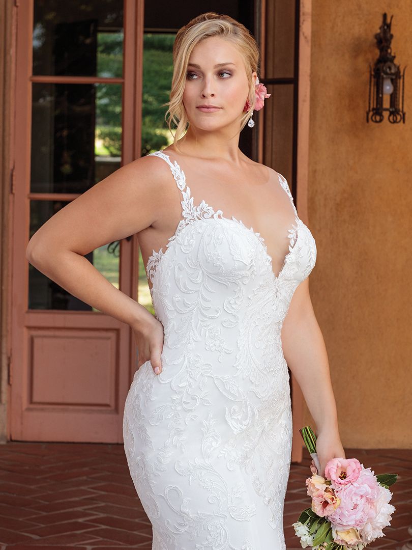 CasablancaBrida's tweet photo. #Style2328C Kinsley is a charming choice for plus-size brides, creating a flattering silhouette of scrolling lace patterns that flourish into a fitted #illusionback design. (https://t.co/g1WzsnQcdQ) // #CasablancaBridal #CasablancaClassic #ClassicFit https://t.co/XtSPNmhkB3