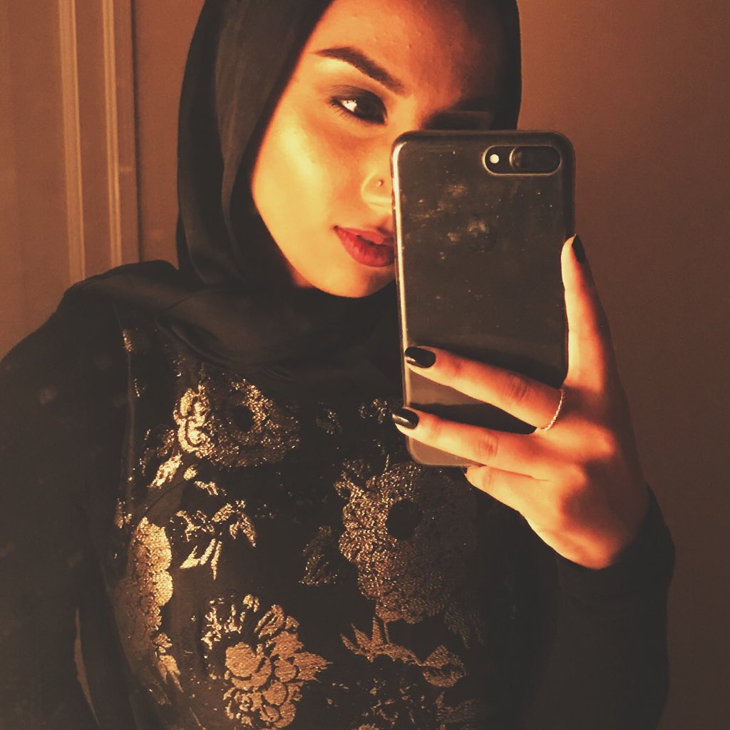 ayeshaquad's tweet photo. May your 2018 be brighter than my highlight 🎉 https://t.co/qL3EWaWnhX