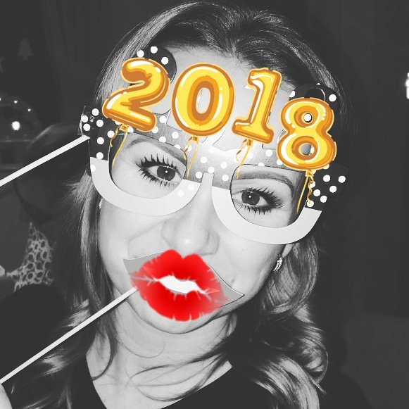 MichaelaTimmler's tweet photo. 1/365
Also 2018 let's go...here I am...💇🏼💅🏼💄🎨 #letsstart #hello #hereiam #2018 #joblover #michaelatimmler #bestjobever #goodvibes #job #iamready #beautyblogger #blogger #bloggerlove #wow #iamready #ready #visa https://t.co/t8T55fCZ7i