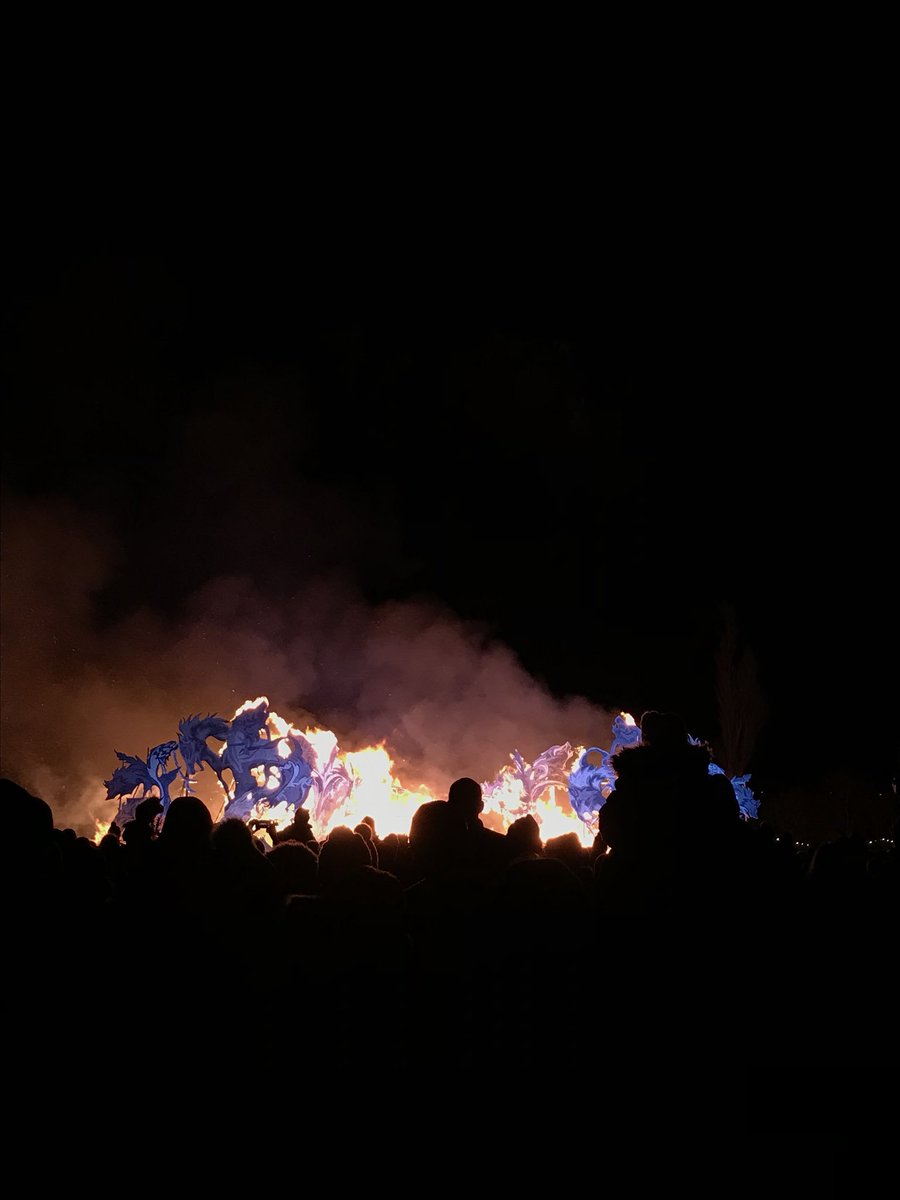 SherrieLJones's tweet photo. Happy New Year ✨ looking forward to working on new projects in 2018.
A few pictures from last night’s #EastoftheSunWestoftheMoon. @WinterFestNG @walktheplank #NewYearsEve #newcastle #happynewyear #2018 #nordic #norse #mythology #folklore #bonfire #beastslair #fireworks https://t.co/IbWG26tbcq