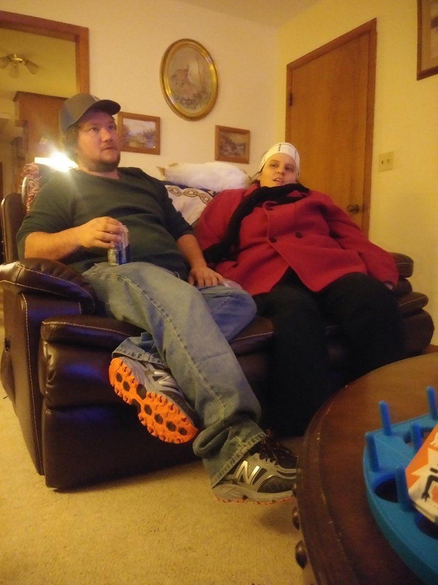 TimSmit36700919's tweet photo. A good night with family. On new years eve. https://t.co/L7WPa02Vsp