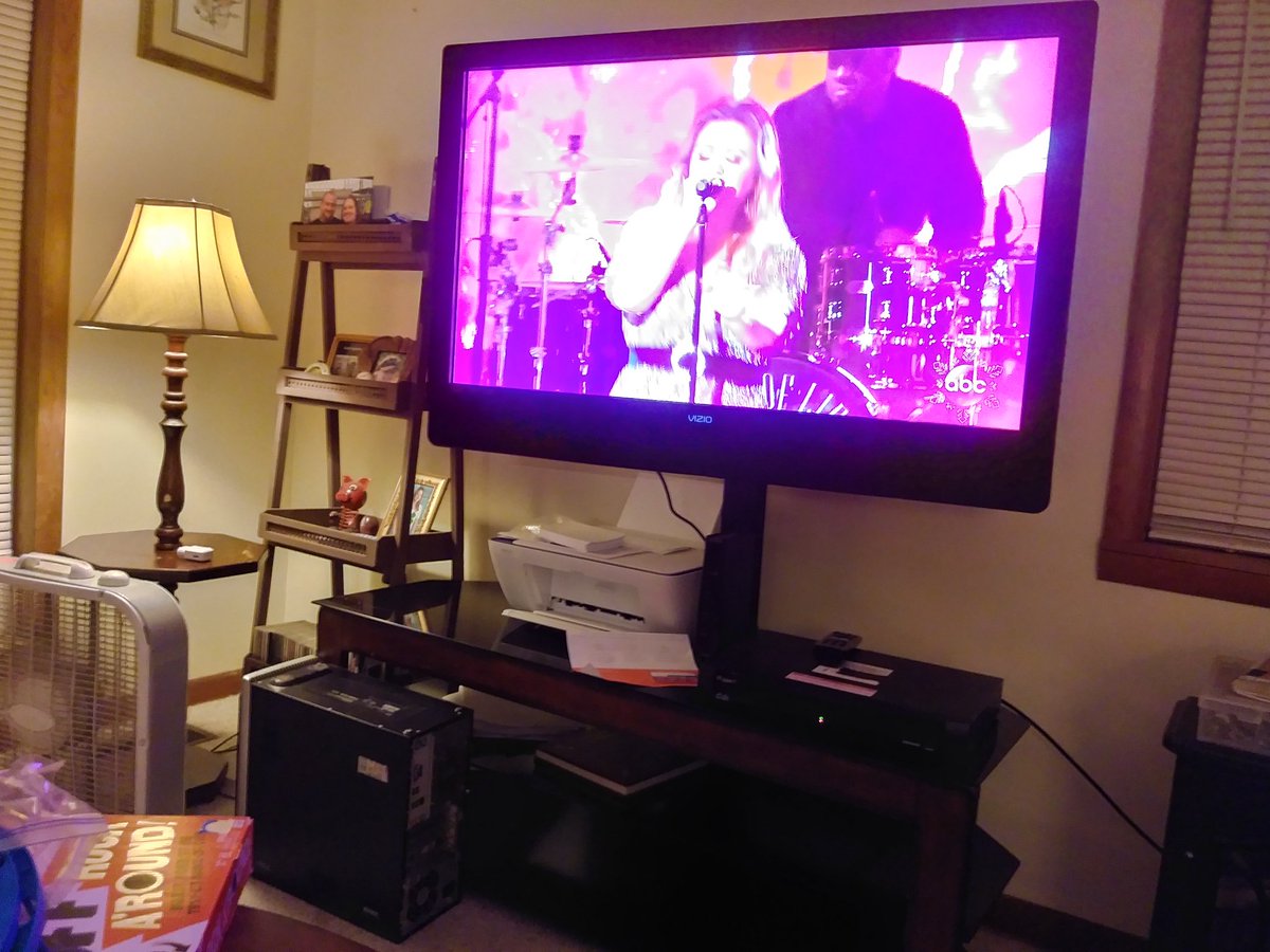 TimSmit36700919's tweet photo. A good night with family. On new years eve. https://t.co/L7WPa02Vsp