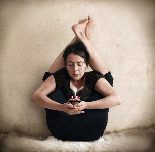 Two Feet behind Head Arm Balance • Dwi Pada Shirshasana by Bernadette C. -  Exercise How-to - Skimble