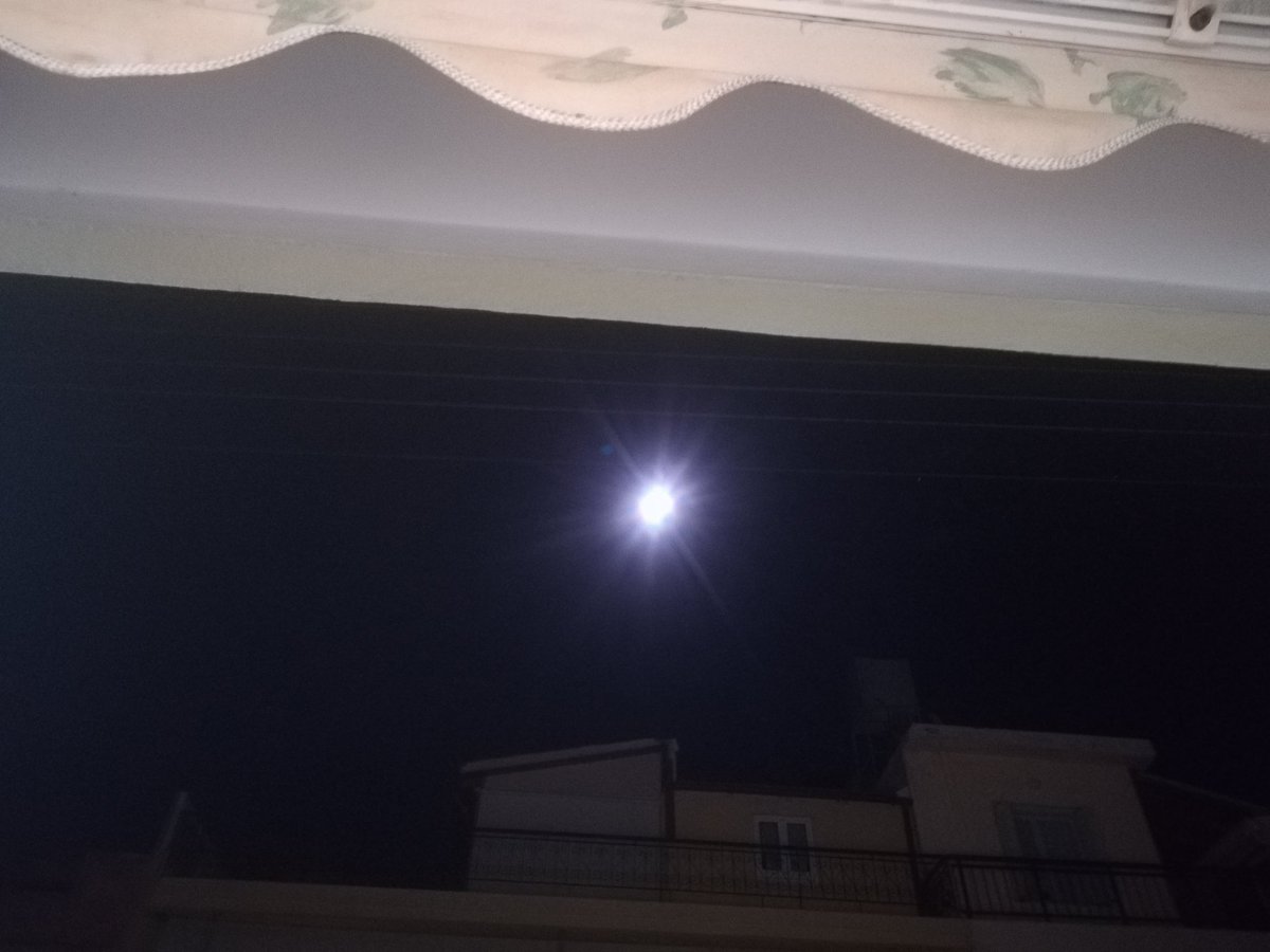 eft76's tweet image. Λαμπερό οπως  το σημερινό φεγγάρι  να είναι το 2018 για όλους σας..
Καλησπέρα σας κ καλό βράδυ σε όλους κ ολες