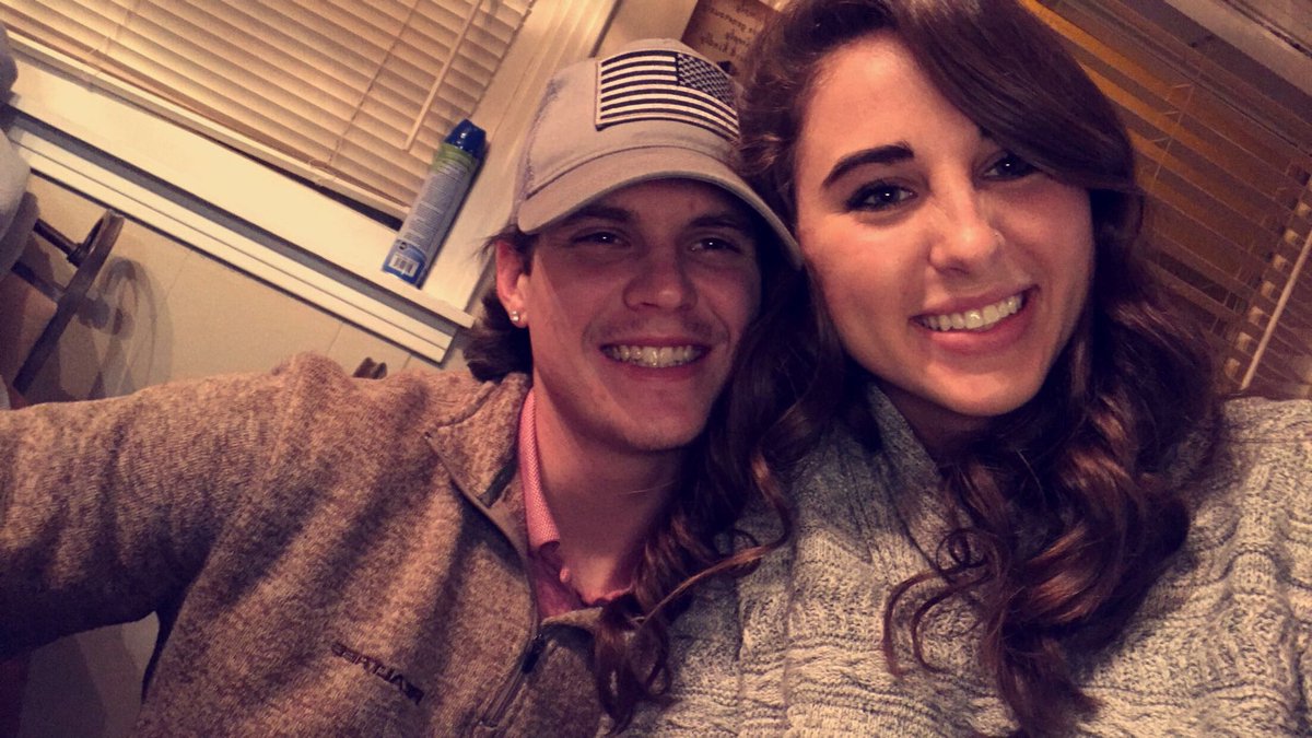 ashlanshepherd's tweet photo. I’d say it was a pretty good New Years but I’m still missin my girl❤️ @kotacallaway @wrightmichael98 @jwcarroll_ @nasti_xo_ https://t.co/UkGXgqOkAp
