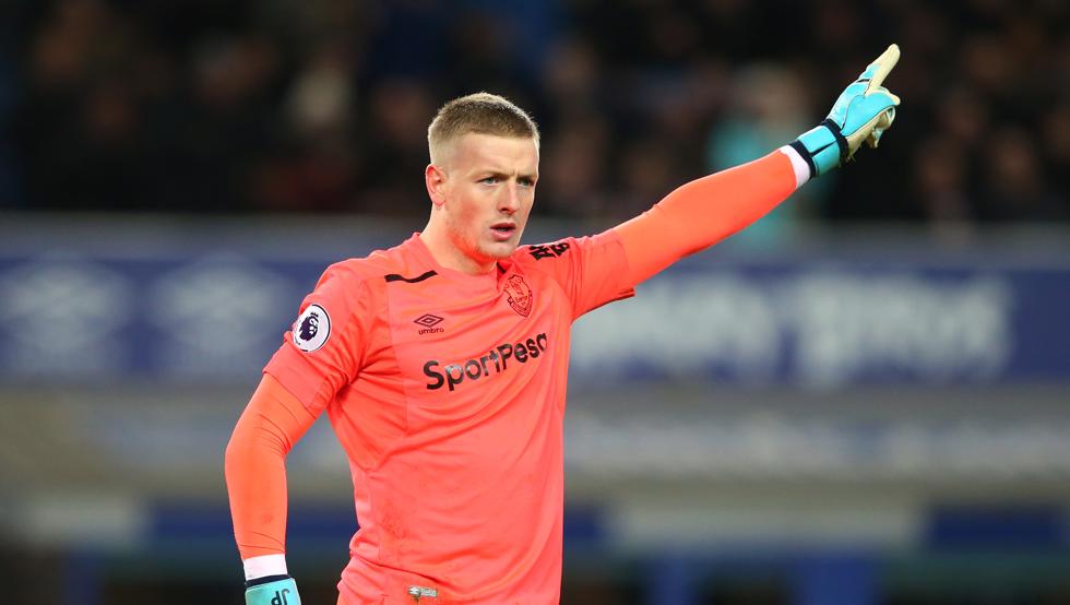 Sergio_Santome's tweet image. Con el bajón que ha pegado Joe Hart en los últimos dos años y la poco convincente temporada de Butland, cada vez me gusta más Jordan Pickford (Everton) como candidato a ocupar la portería de la selección inglesa desde ya...