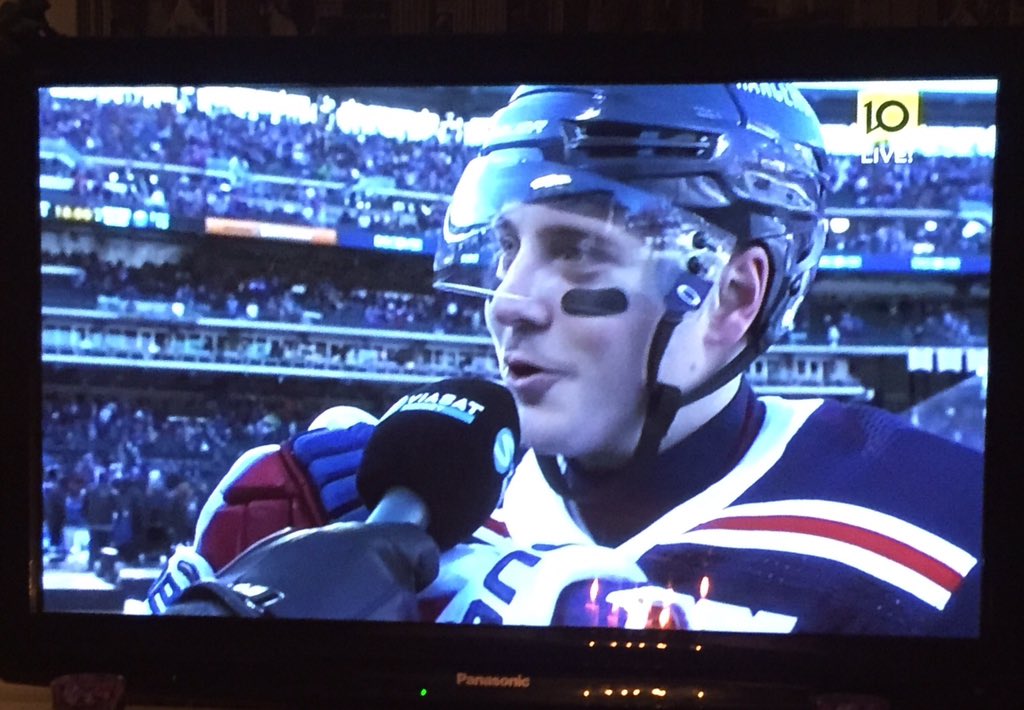 DjTommpa's tweet photo. Extra kul match #jesperfast #WinterClassic2018 #hv71 #Rangers https://t.co/r3DQa4rMAR
