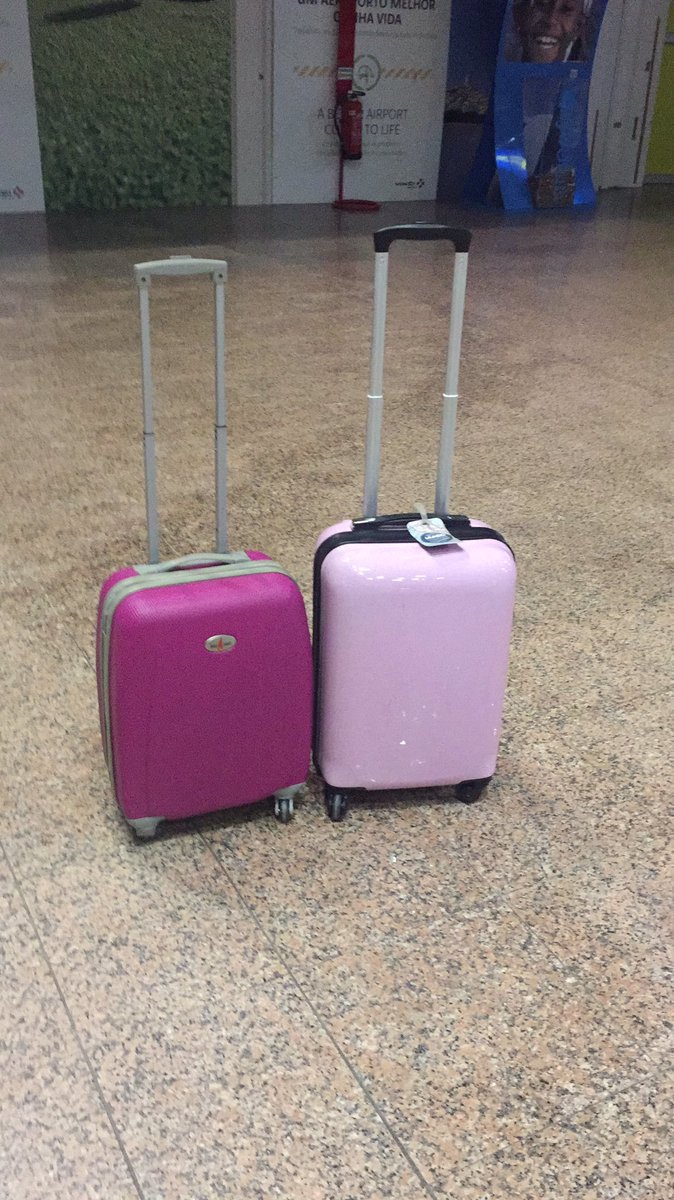 pentagrama22's tweet photo. El destino no es tan importante como el viaje!!!!! OPORTO  nos vemos en na!!!! Gordito @carloxbarrera a por nuestro 4 viaje navideño juntos !! 😍😍😍😍✈️✈️✈️ https://t.co/8xoC020MyV