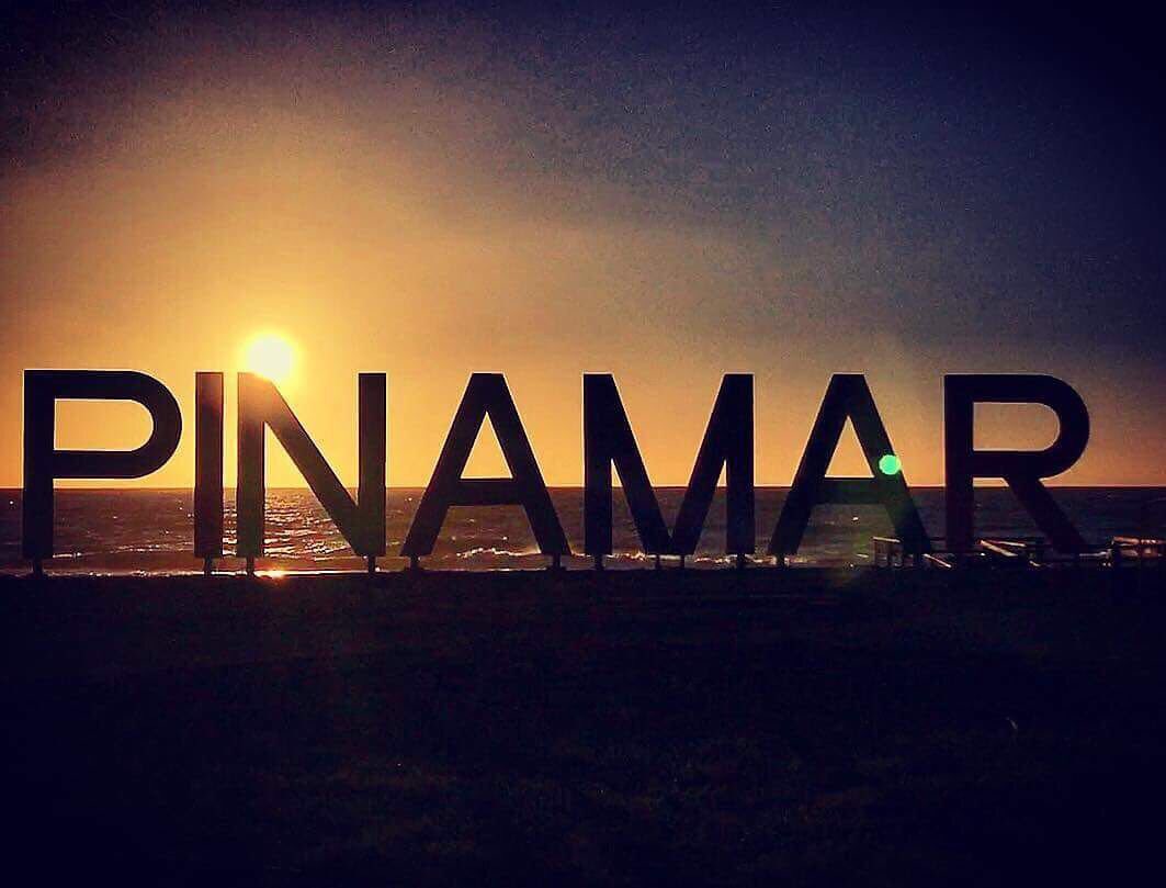 martinyeza's tweet photo. Hasta acá, para mi, la foto del verano. Amanecer en Pinamar de Mariano Cerveri. https://t.co/V3gLyXaiiI