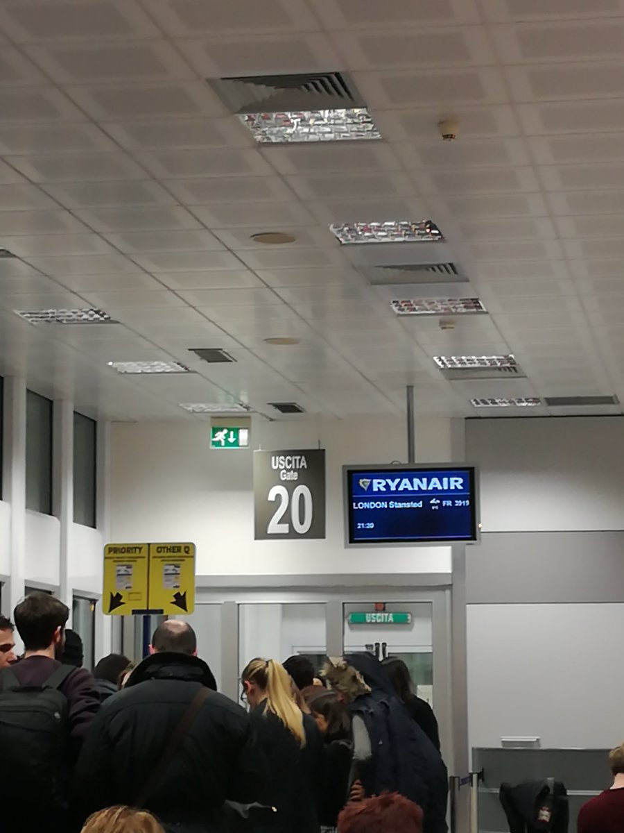 MarcoMeschis's tweet photo. Time to fly back to London to attend the #TSG_MSG2018 conference in @EarthSciPlymUni. See you soon #Sicily. https://t.co/NKTtsGIbUP