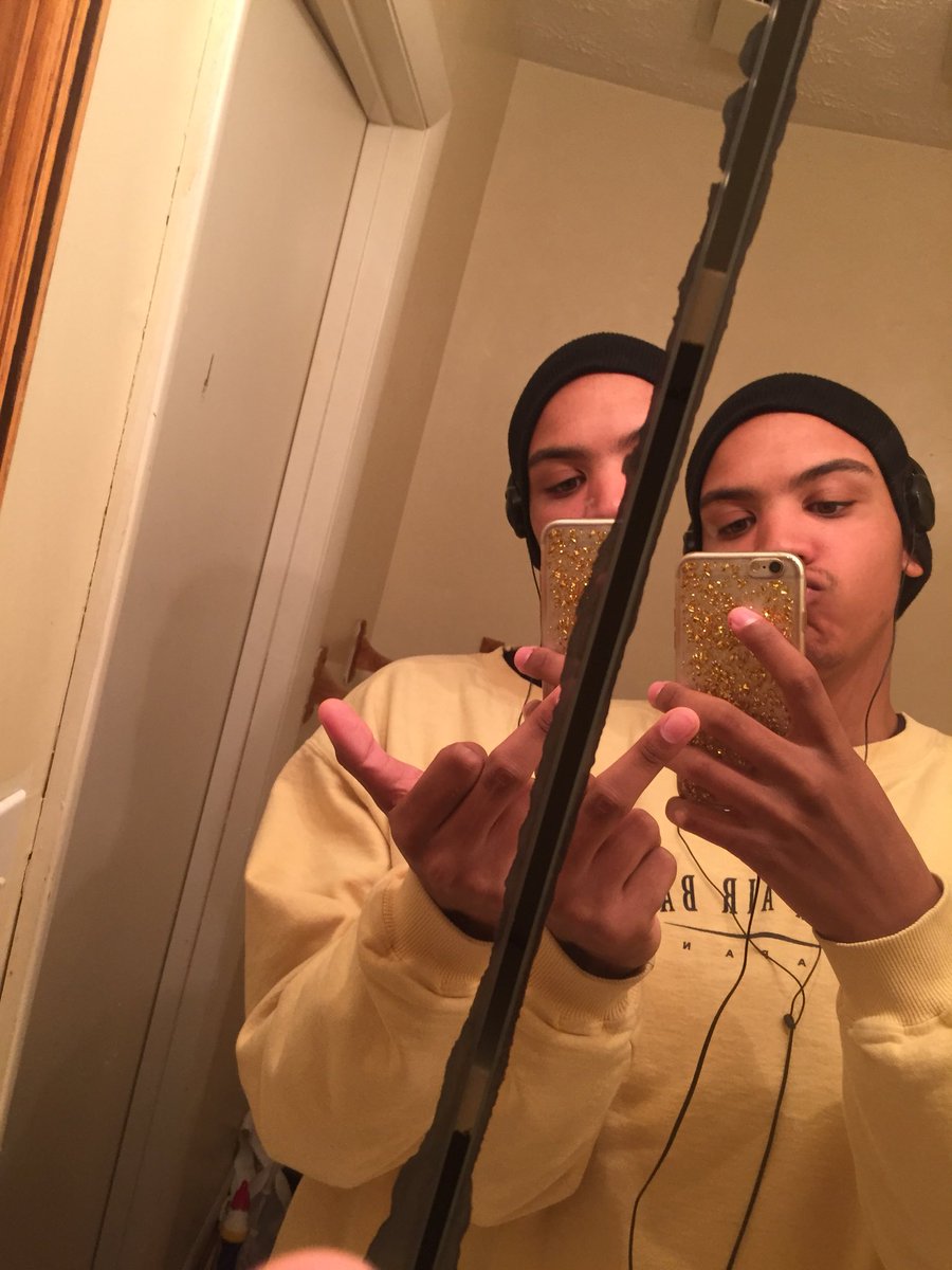 ddspac's tweet photo. Pull up ona kid https://t.co/2m0tnR7B2l