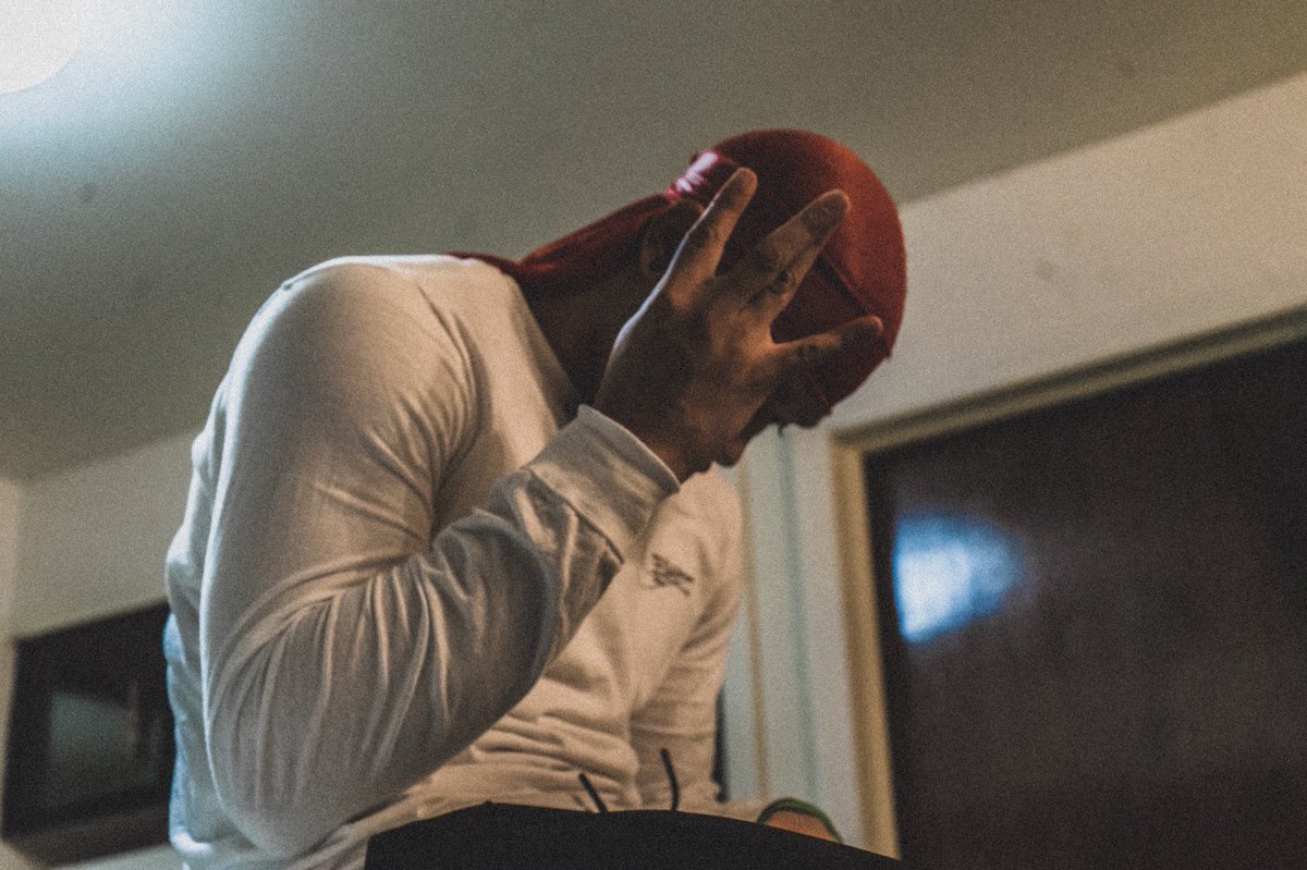 2twntytwo's tweet photo. Happy New Years from the drippiest nigga alive π§ #TheBigWolfπΊ https://t.co/5CA3UWj8qt