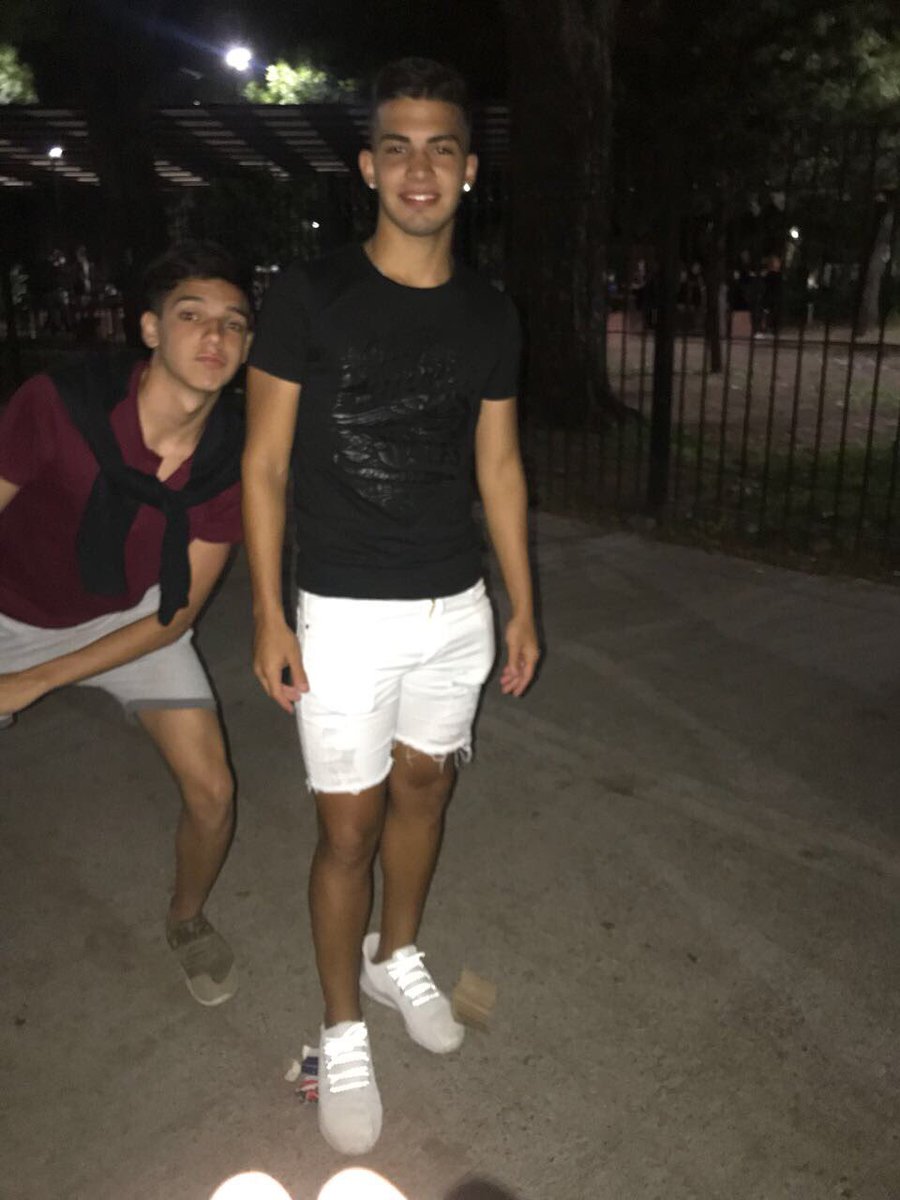 Brunodevito_'s tweet photo. Cuando estas cansado que te caguen las fotos tus amigos... https://t.co/72ge4uo8o3