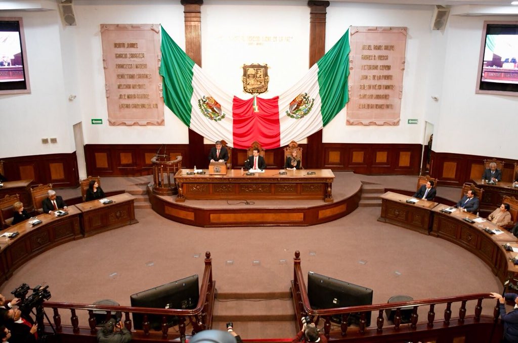 mrikelme's tweet photo. Hoy inicia un nuevo ciclo legislativo para #Coahuila, con la Toma de Protesta de las Diputadas y los Diputados de la LXI Legislatura del Congreso del Estado.
La contienda electoral quedó atrás. Vamos a trabajar para todos los coahuilenses sin distinción.
 #FuerteCoahuilaEs https://t.co/gibotbiiUo