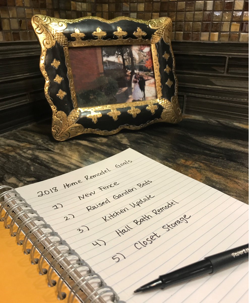 ArizonaTile's tweet photo. The New Year is here, what are your home remodeling goals for 2018? Arizona Tile can help! Visit a showroom near you so we can help check things off your to do list. #kitchenremodeling #bathroomremodeling #remodeling101 #tipsontile https://t.co/Lkq5ot5KRT https://t.co/Jf3I2qmUJl