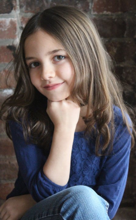 OfIceAndRoyal's tweet photo. “Olaf!”

🌸Daughter of Kristoff and Anna
🌸No Ships (9 years old)
🌸Beaties with Olaf
🌸A combination of her father and mother (personality wise)
🌸RT? https://t.co/4O2VqamjuC
