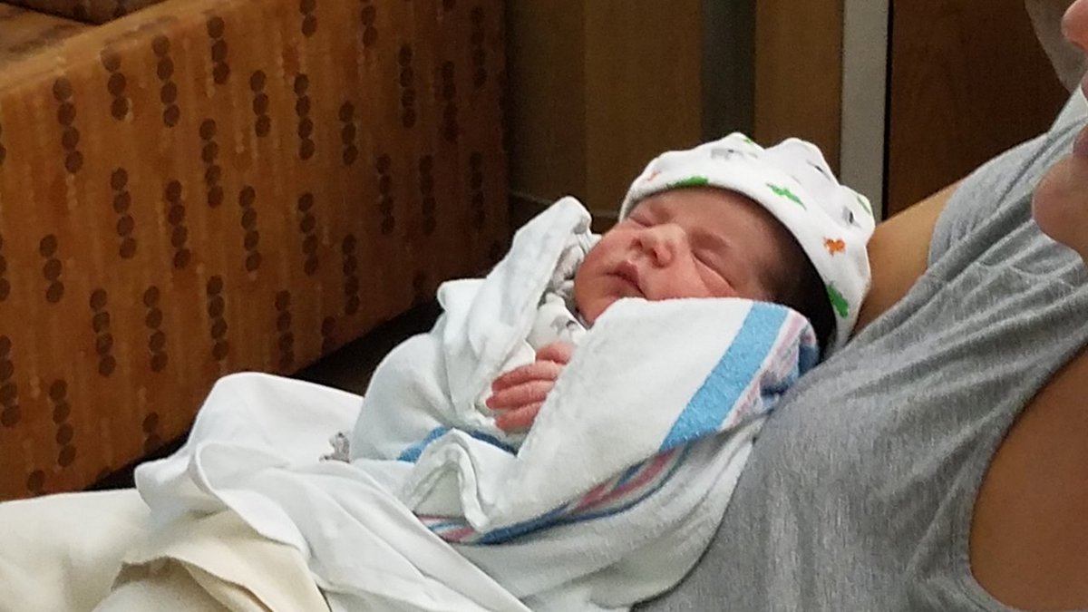 Say hello the New Year's babies of South Florida bit.ly/2lC7BWg https://t.co/Bww4ypg8dU