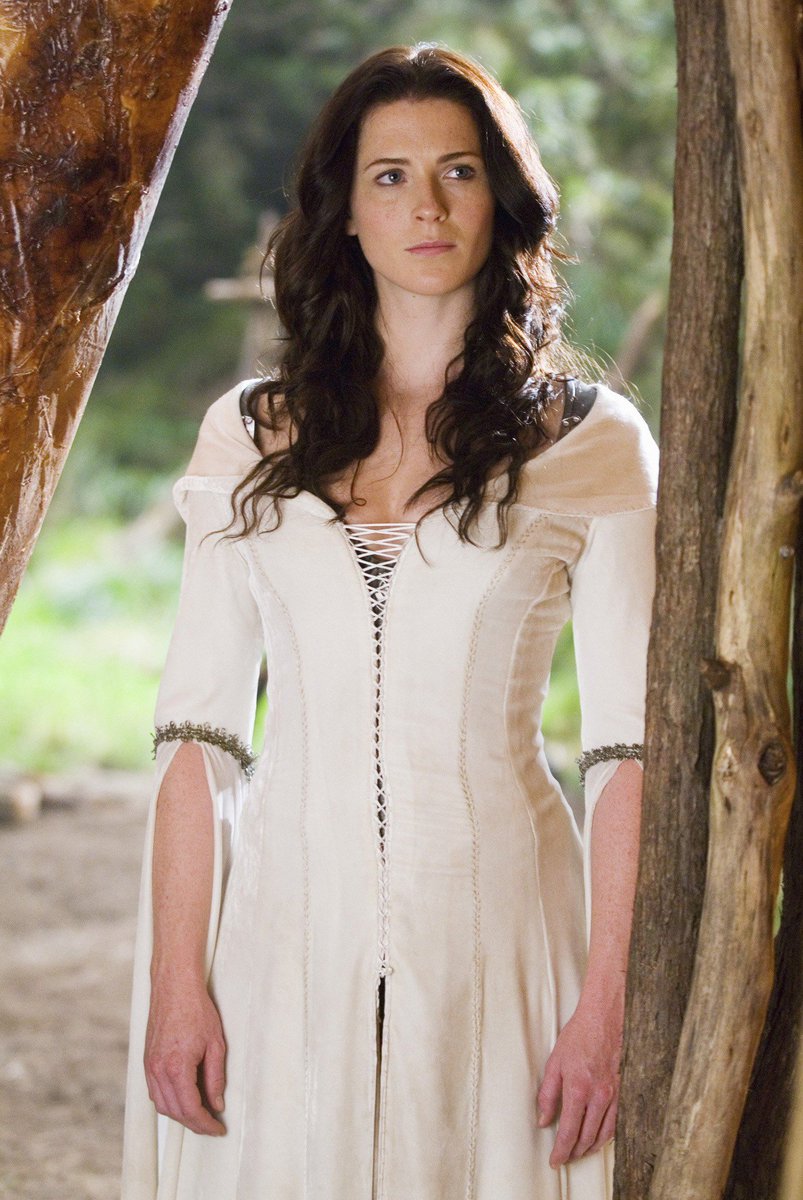 Se busca a esta Bruja Blanca ¿Te interesa? ¿Rt? 
-Contacto: @/RolDosRosas 
-Web: guerradelas2rosasr.wixsite.com/rol2rosas