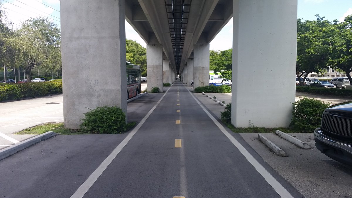 TheKorjin's tweet photo. Perfect weather to bike in Miami #BikeMiami @theunderlinemia https://t.co/6tzw0h00Q0