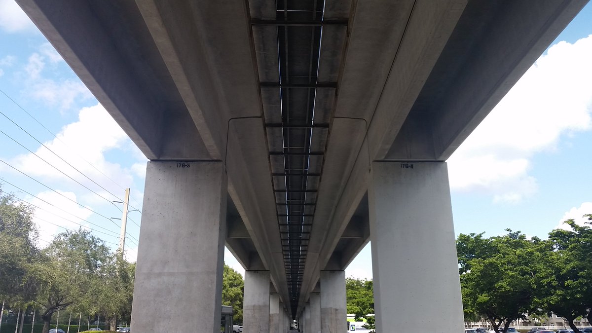 TheKorjin's tweet photo. Perfect weather to bike in Miami #BikeMiami @theunderlinemia https://t.co/6tzw0h00Q0
