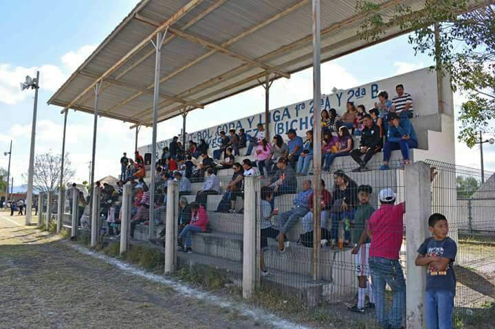 GeradoLM's tweet photo. Encuentro y Convivencia con Paisanos Radicados en Estados Unidos, que regresan a disfrutar las fiestas de fin de año. https://t.co/2oXIOMgvaU