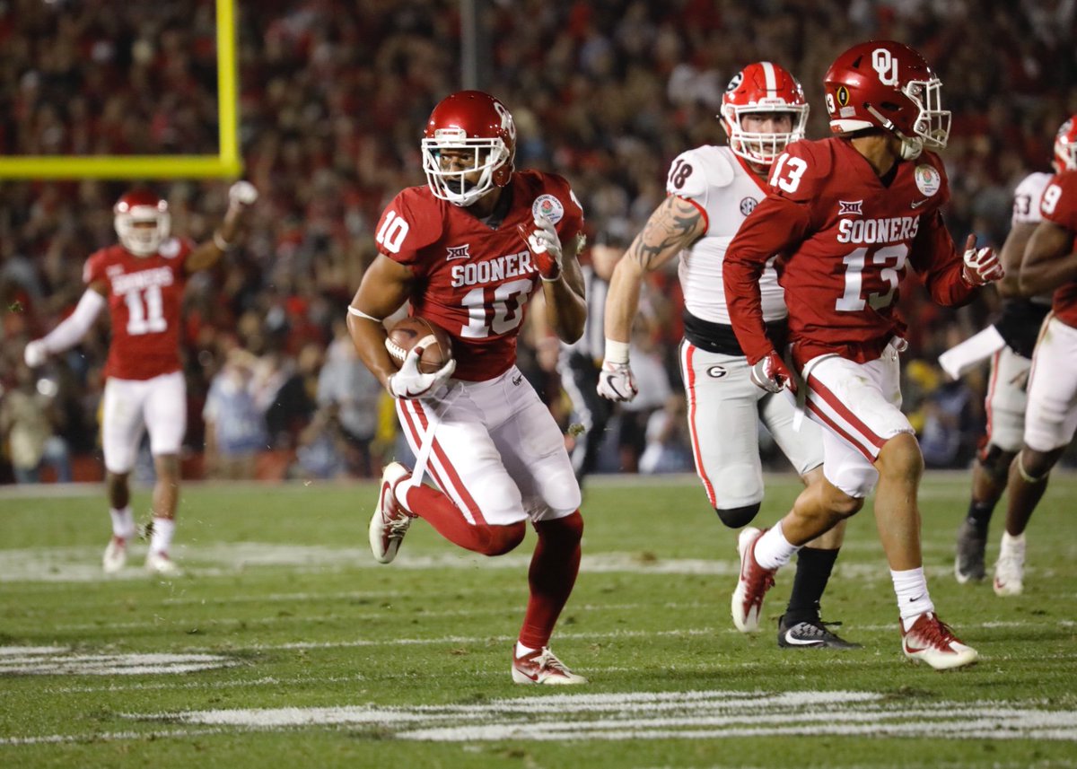 OU_Football's tweet photo. 2️⃣ words:

SOONER
MAGIC

#BoomerSooner https://t.co/BBo52GcAsX