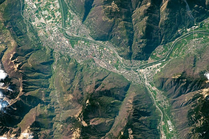 NASAEarth's tweet photo. Bellinzona, Switzerland https://t.co/pdq14IJHyK #NASA https://t.co/vyM11iSRz3