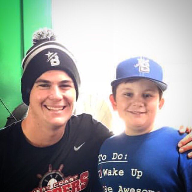 str8and_narrow's tweet photo. Carson Seymour of @dartmouth showing his support for B Legendary #blegendary #dartmouthcollege #dartmouthbaseball #legendaryisforever https://t.co/fiZ5hNczm8