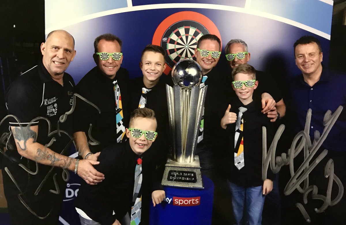 There‘s only oooooone #Phil #Taylor! :) #dartswm #allypally #london #tayvscross