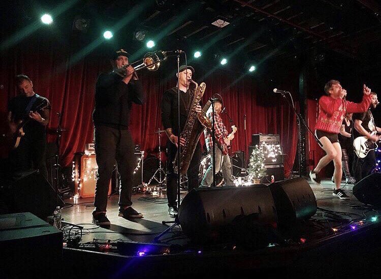 selectorM2's tweet photo. Closed out the year playing with 4 different bands in one week: The Mighty Mighty Bosstones, The Pietasters, The Slackers and The Fad. Not a bad way to end 2017. Happy New Year! #Pietasters #mightymightybosstones #Slackers #TheFad https://t.co/Kyw1xzE4Ig